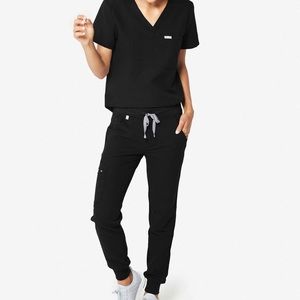 FIGS Black scrub set Zamora joggers & Catarina Top